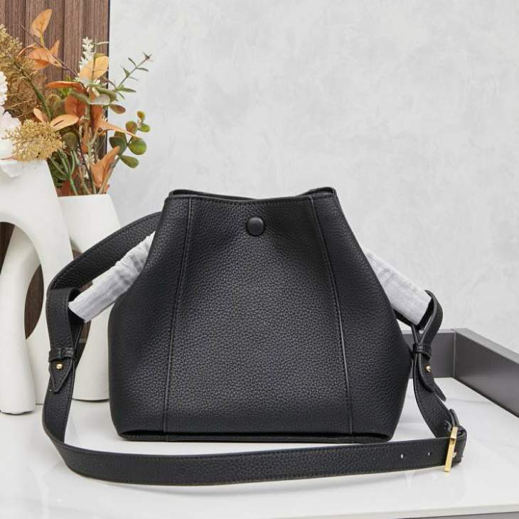 Picture of Dior Handbags _SKUfw239218419fw